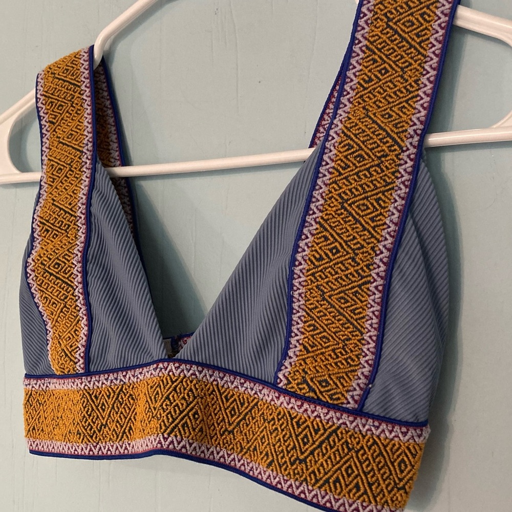 Women’s Elysiian bikini top size small